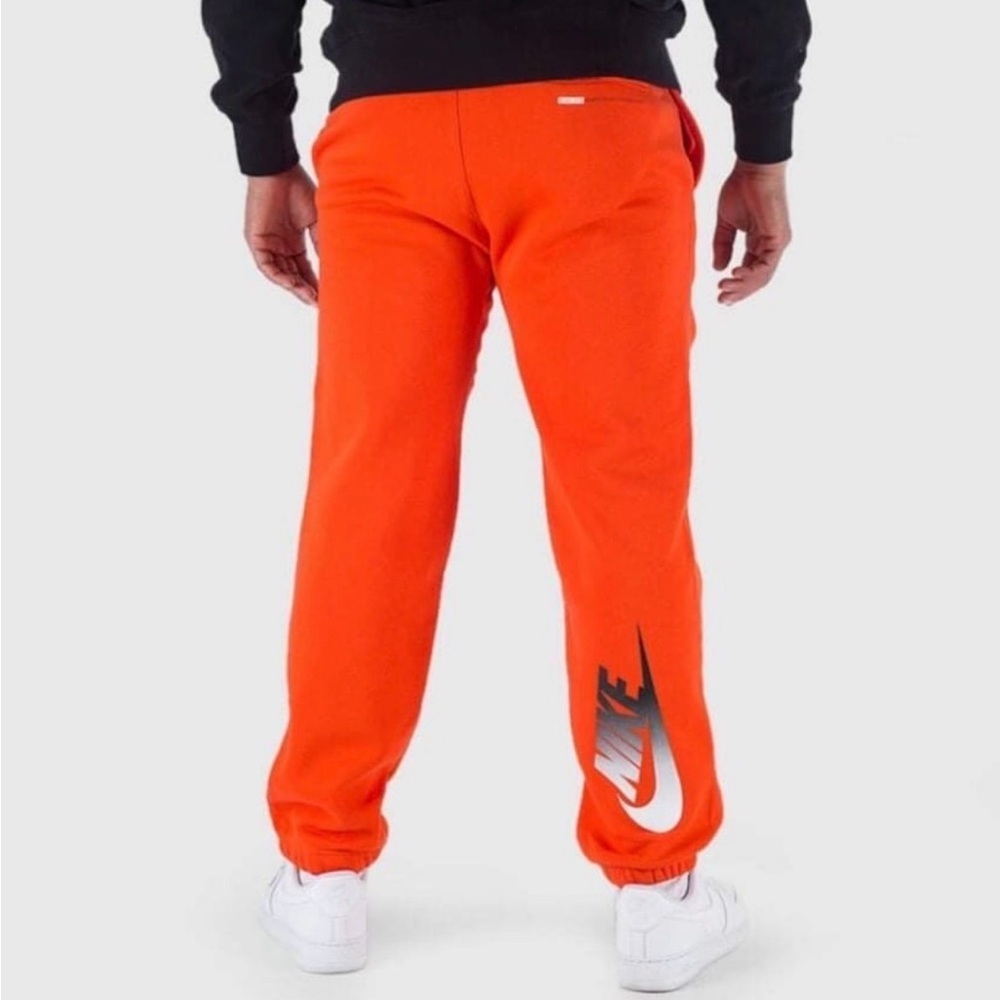 NIKE Men’s size L CITY BRIGHTS CLUB CUFF SWEATPANTS